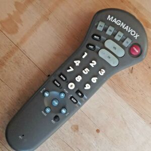 Magnavox 2-9509 Universal 4-Device Multi-Function Remote Control TV VCR OEM